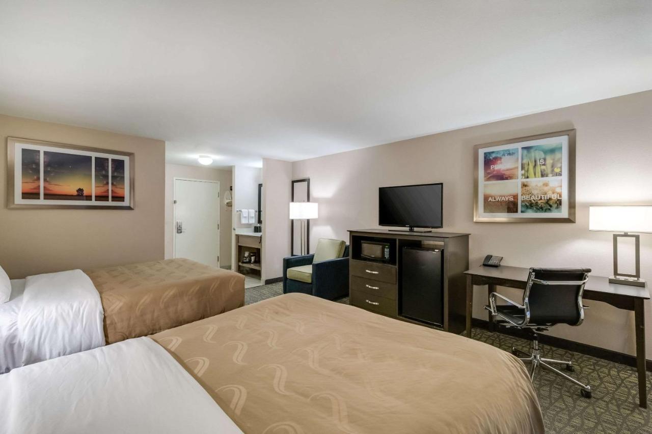 Quality Inn & Suites Ardmore Exterior photo